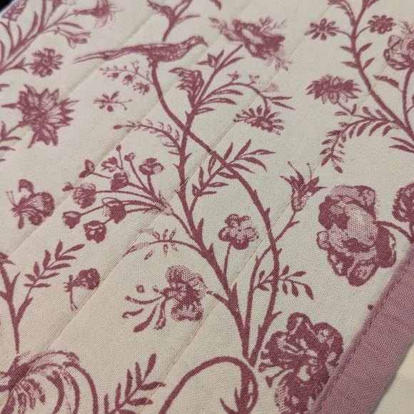 🩷🤍 Home Crafted Floral Patchwork Cropped Quilted Vest, S/M - Picture 5 of 8